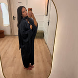 Robe en satin bleue marine