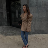 Wide-shouldered blazer [taupe]