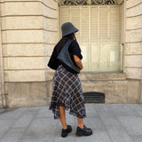 Jupe à carreaux et dentelle