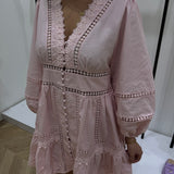 Robe en broderie [ rose ]